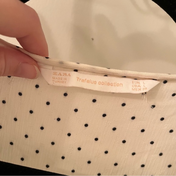 Zara Blouse, White with Black Polka Dots, size Large - Picture 4 of 4